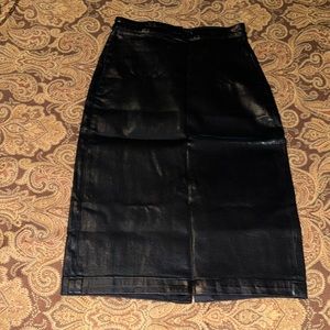 Jen 7 Black Coated Pencil Skirt Size 2 NWT